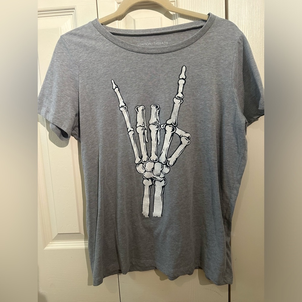 Graphic tee